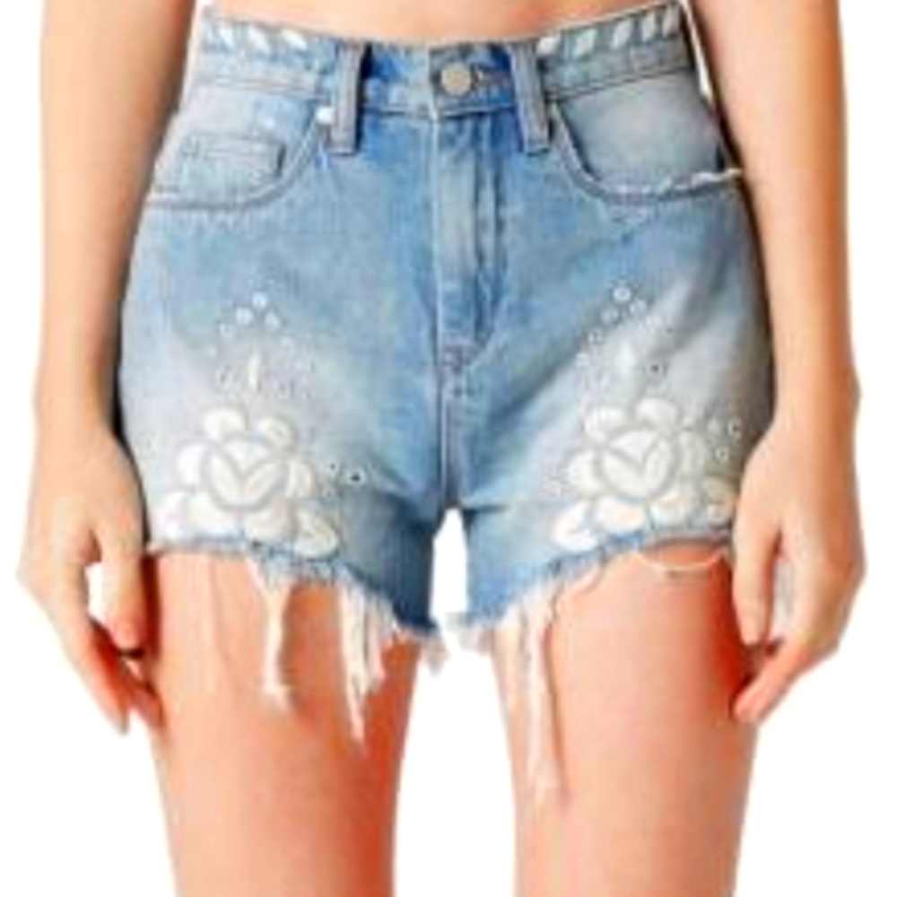 NWOT Blank NYC The Barrow Embroidered Denim Shorts In Garden Party
